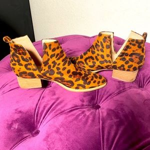 A Rider Girl Leopard Print Ankle Boots